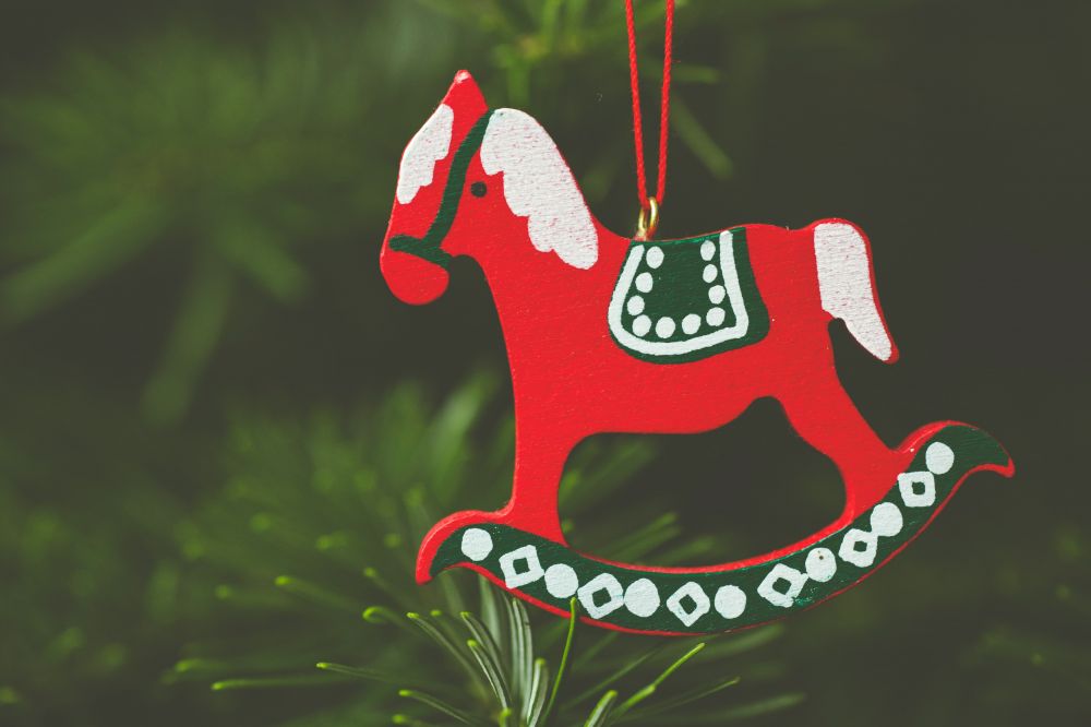 Dalahästen: Från enkel träleksak till älskad svensk ikon