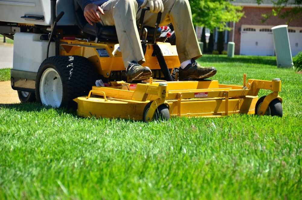Husqvarna norrköping  kunskap, service och rätt maskin för varje tomt
